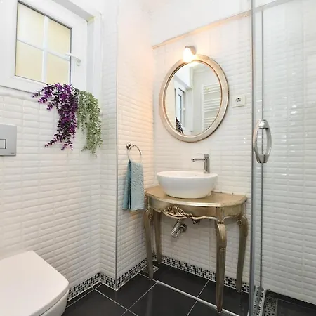 Apartment Comfortable Bright Ac Galata