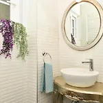Comfortable Bright Ac Galata Daire
